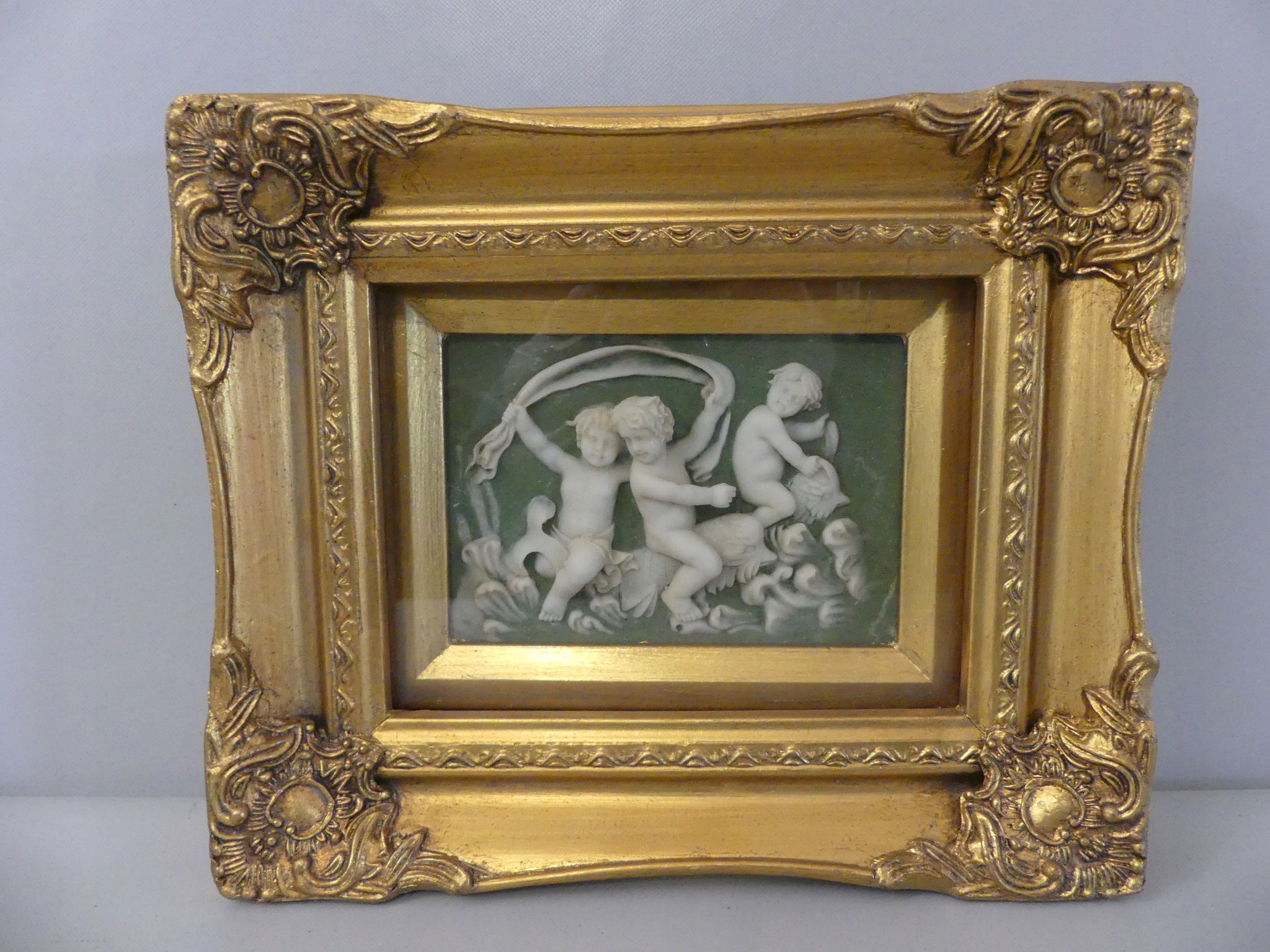OBRAZ ZŁOTA RAMA 26 x 31 cm relief alabastrowy