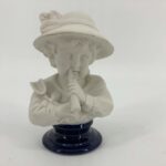 Porcelanowe popiersie DAMA - dziecko w kapeluszu